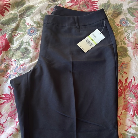 RAFAELLA Size 18W Curvy Bootleg Defined Waist Higher Back Rise Cozy SOFT $65
NEW - Picture 4 of 15